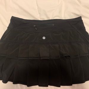 Lululemon black pleated skirt